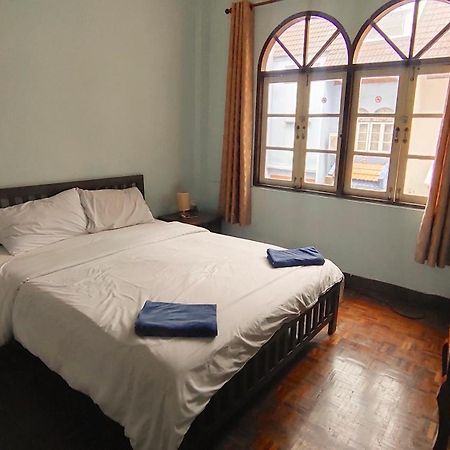 Stay Hostel Bangkok Bagian luar foto